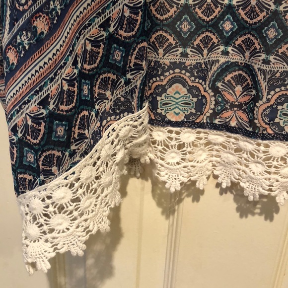 Pretty kimono - Picture 2 of 3